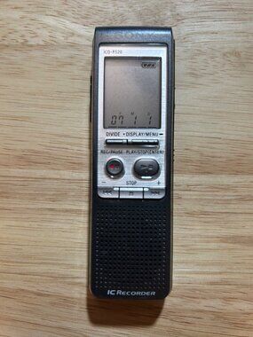 Sony ICD-P520 Digital Voice Recorder With USB & 512MB Memory Black & Silver